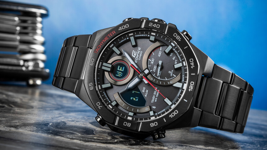 ECB-950 v černém provedení.