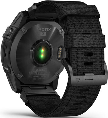 Garmin Tactix 7 Pro Solar Sapphire Ballistics Edition schwarzes Nylonband (+ Ersatzband)