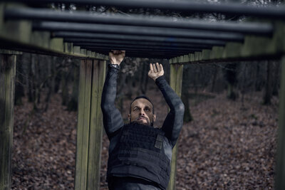 Garmin Tactix 7 Pro Solar Sapphire Ballistics Edition schwarzes Nylonband (+ Ersatzband)