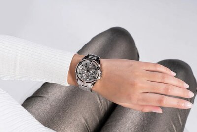 Guess Queen GW0464L1
