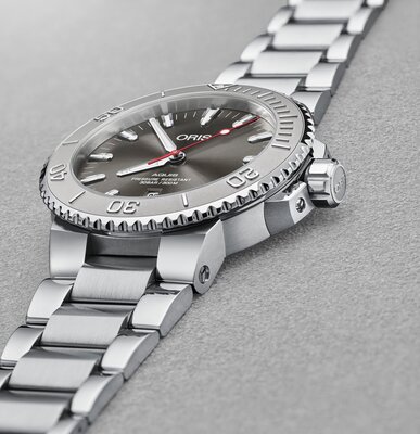 Oris Aquis Date Relief Automatic 01 733 7730 4153-07 8 24 05PEB