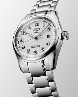 Longines Spirit Automatic Chronometer L3.810.4.73.9 (+ 2 Ersatz-Uhrenarmbänder)