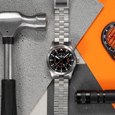 Fortis Flieger F-43 Triple-GMT Automatic COSC Chronometer F4260000