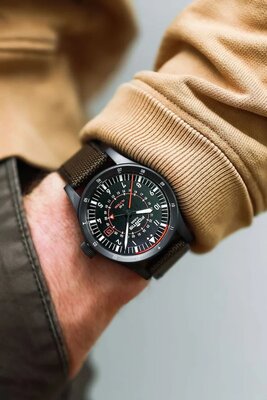 Fortis Flieger F-43 Triple-GMT Automatic COSC Chronometer F4260004 Limited Edition 100pcs (+ Ersatzband)