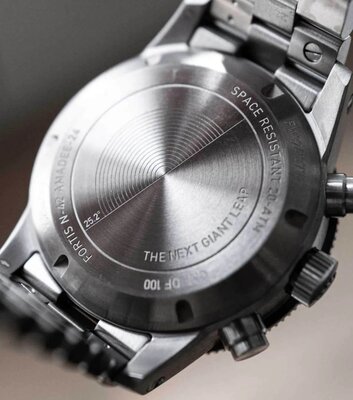 Fortis Novonaut N-42 Automatic Chronograph Amadee-24 F2040016 Limited Edition 100 Stück (+ Ersatzband)