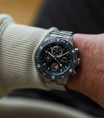 Fortis Novonaut N-42 Automatic Chronograph Amadee-24 F2040016 Limited Edition 100 Stück (+ Ersatzband)