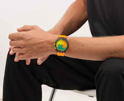 Swatch Neon Signal Flag SUSB422