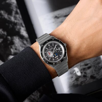 Timex Q Reissue x NASA TW2Y56700